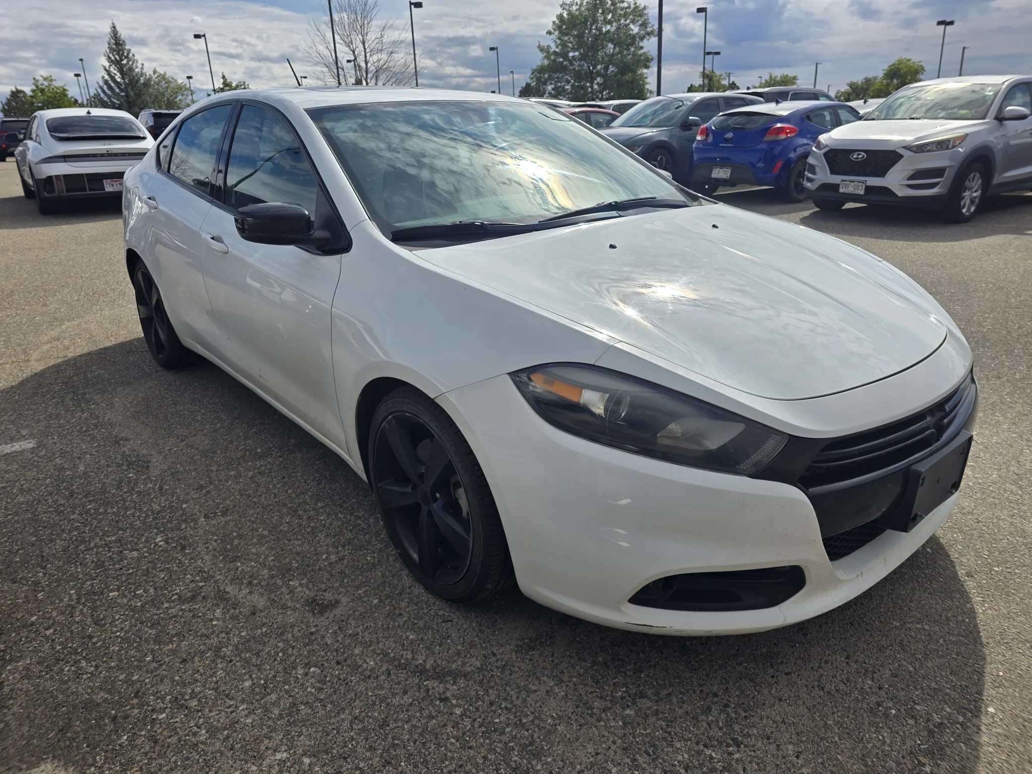 Used 2015 Bright White Clearcoat Dodge SXT image 8