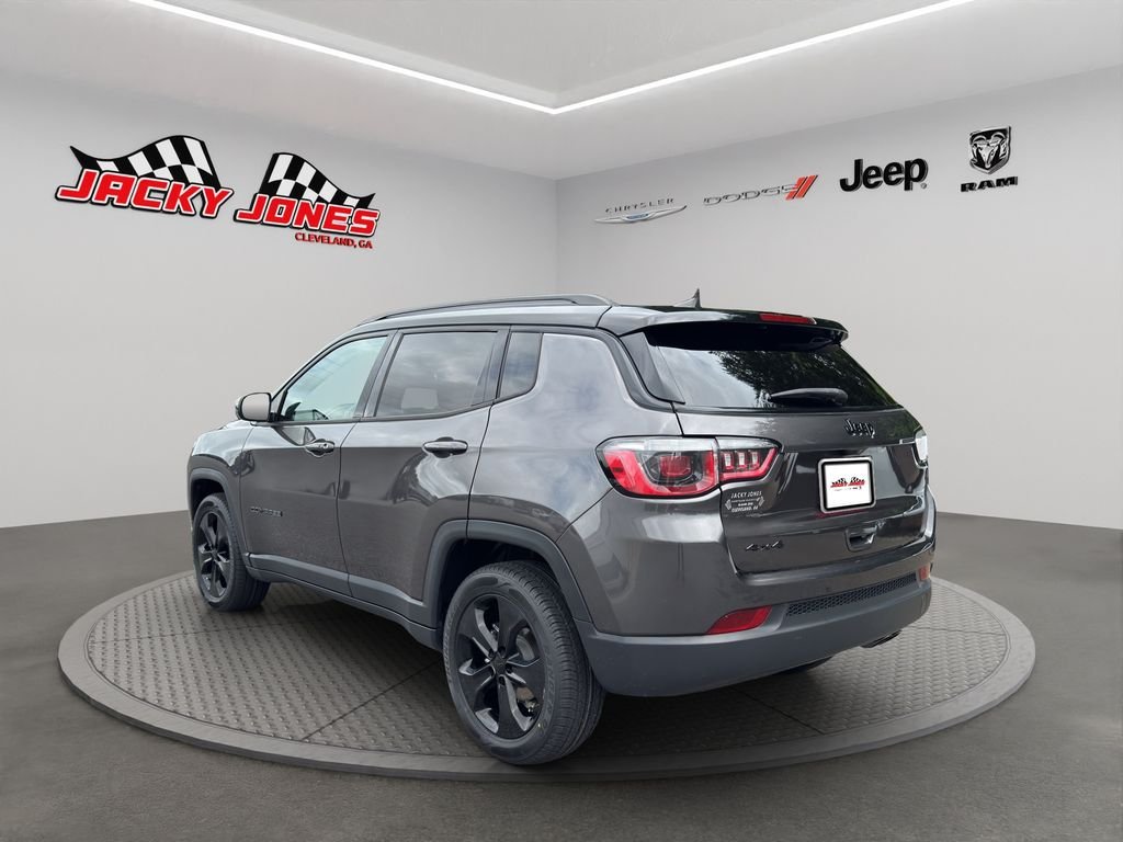 Used 2019 Granite Crystal Met Jeep Altitude image 7