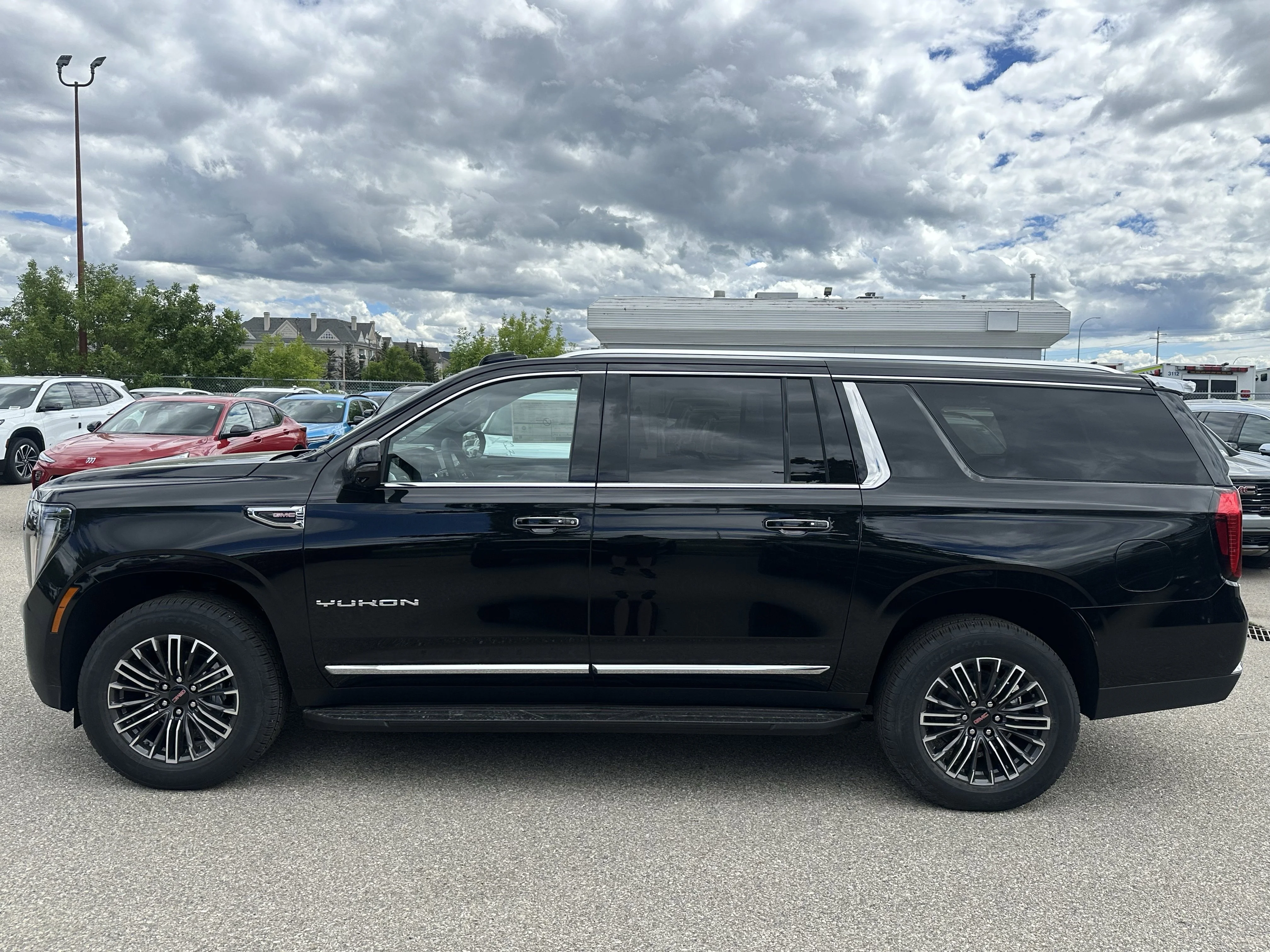 New 2026 Onyx Black GMC Elevation image 3