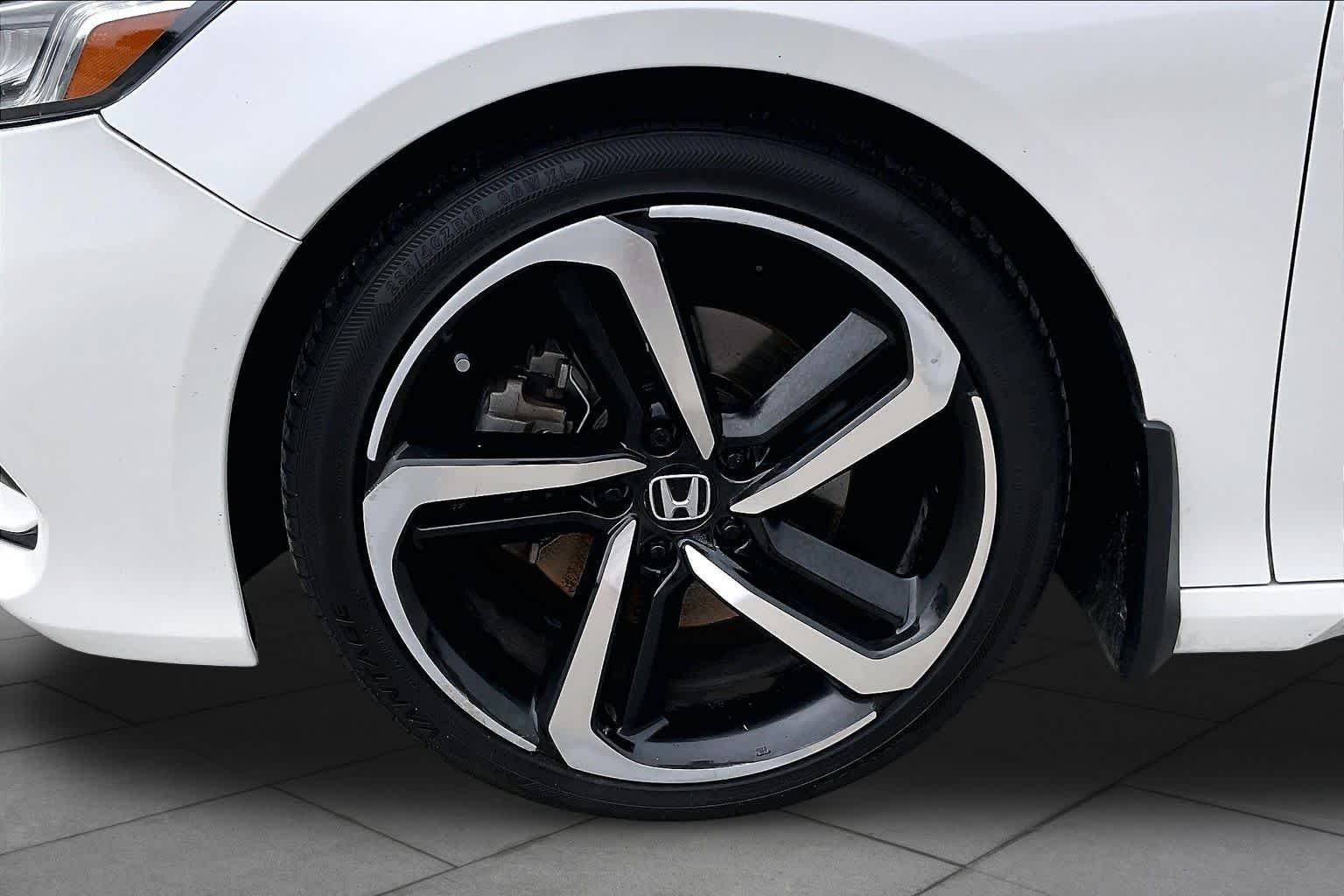 Used 2018 Platinum White Pearl Honda Sport 1.5T image 11