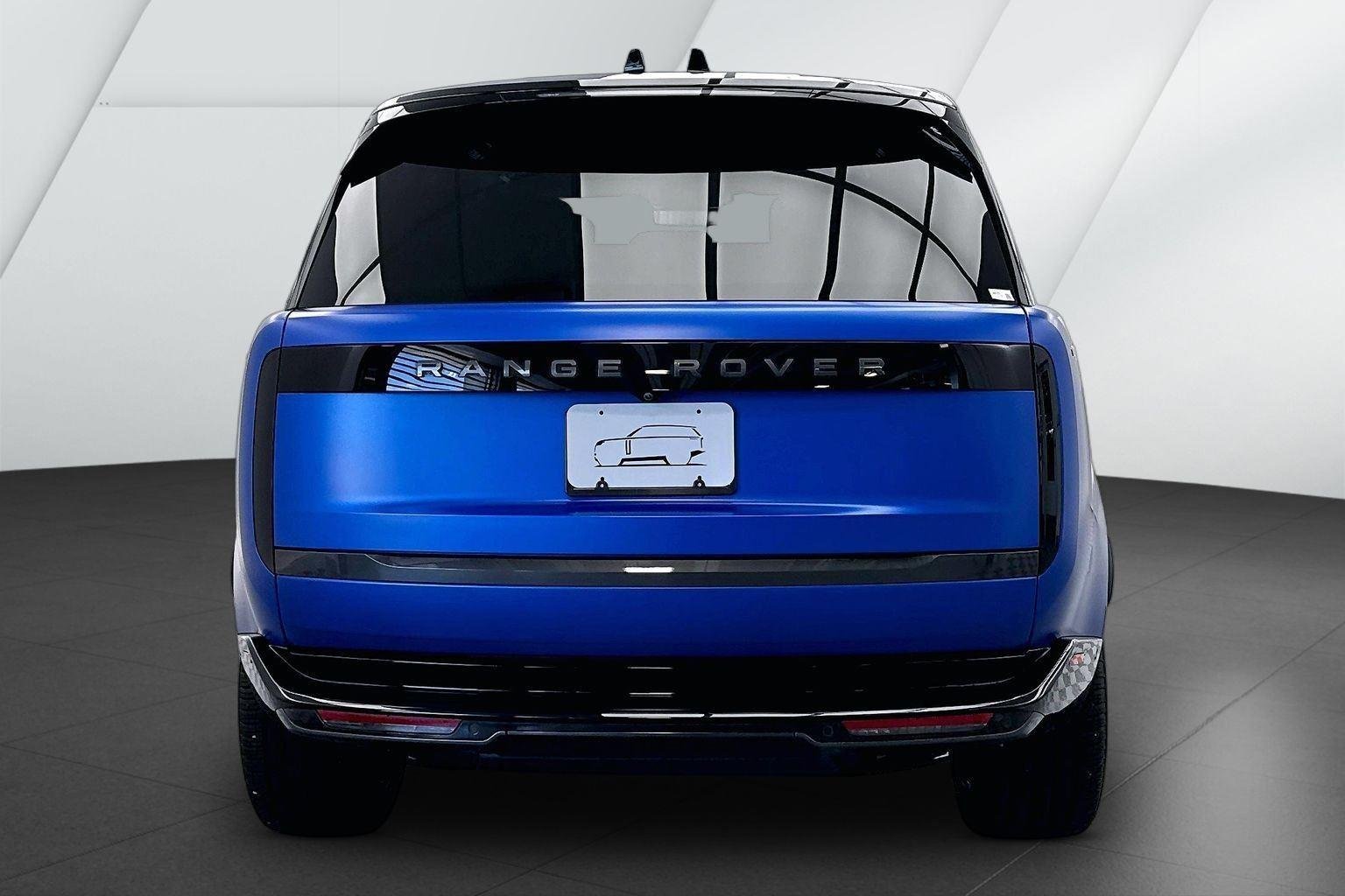 Used 2025 Velocity Blue in Satin Finish Land Rover Autobiography image 7
