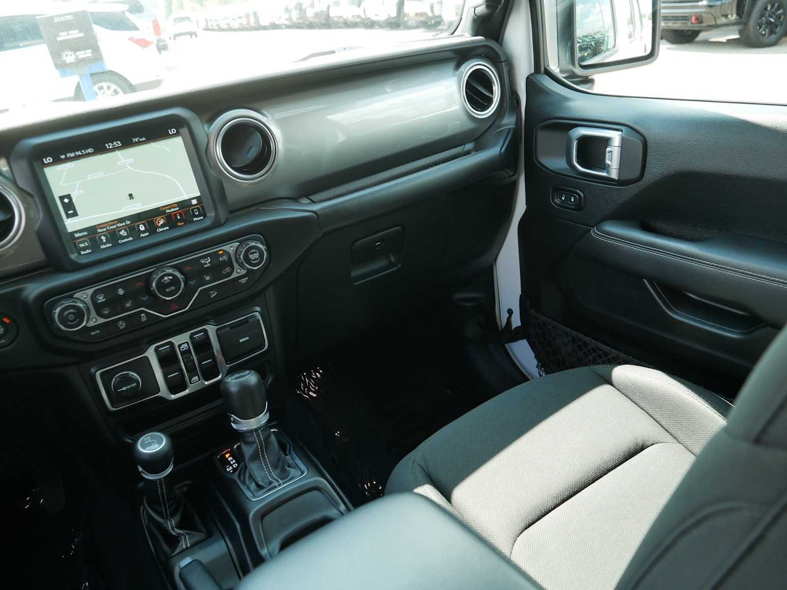 Used 2018 Bright White Jeep Sahara image 11