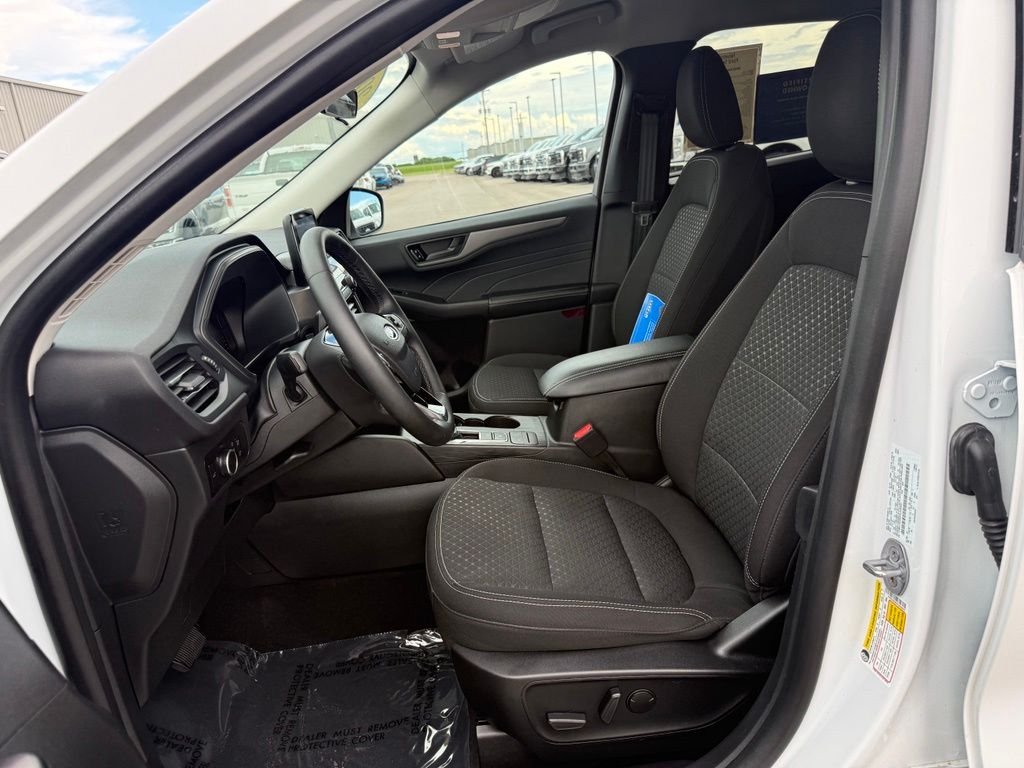 Used 2023 Oxford White Ford Active image 5