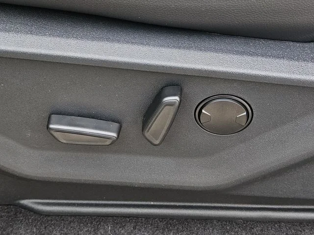 New 2026 Agate Black Metallic Ford Lariat® image 27