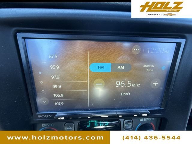 Used 2000 Sebring Silver Metallic Chevrolet 2dr Convertible image 14
