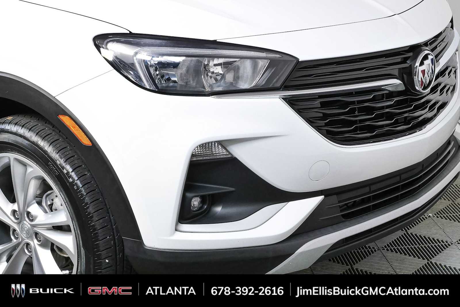 Used 2023 Summit White Buick Preferred image 33