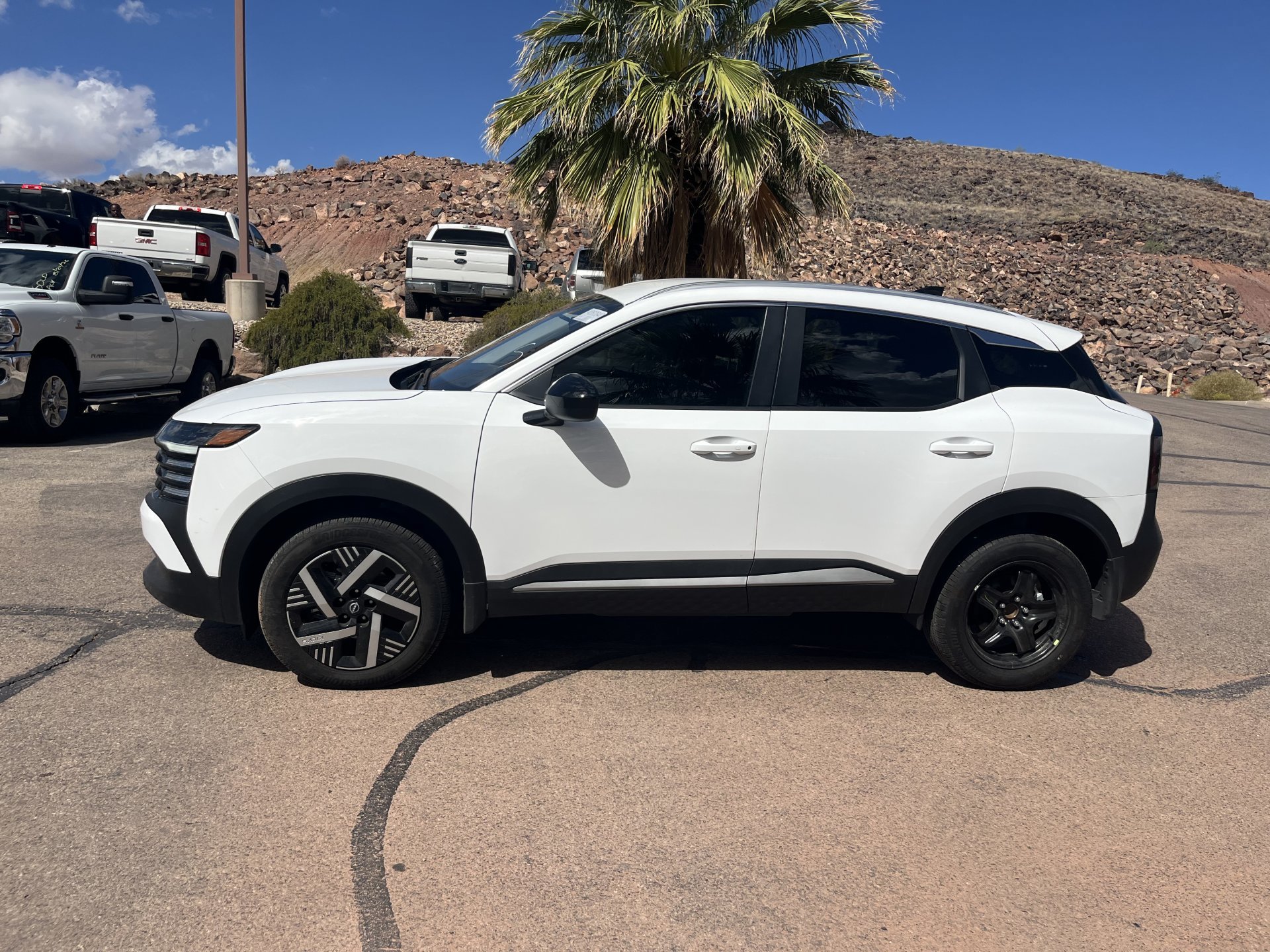 2026 Nissan KICKS SV - Photo 9
