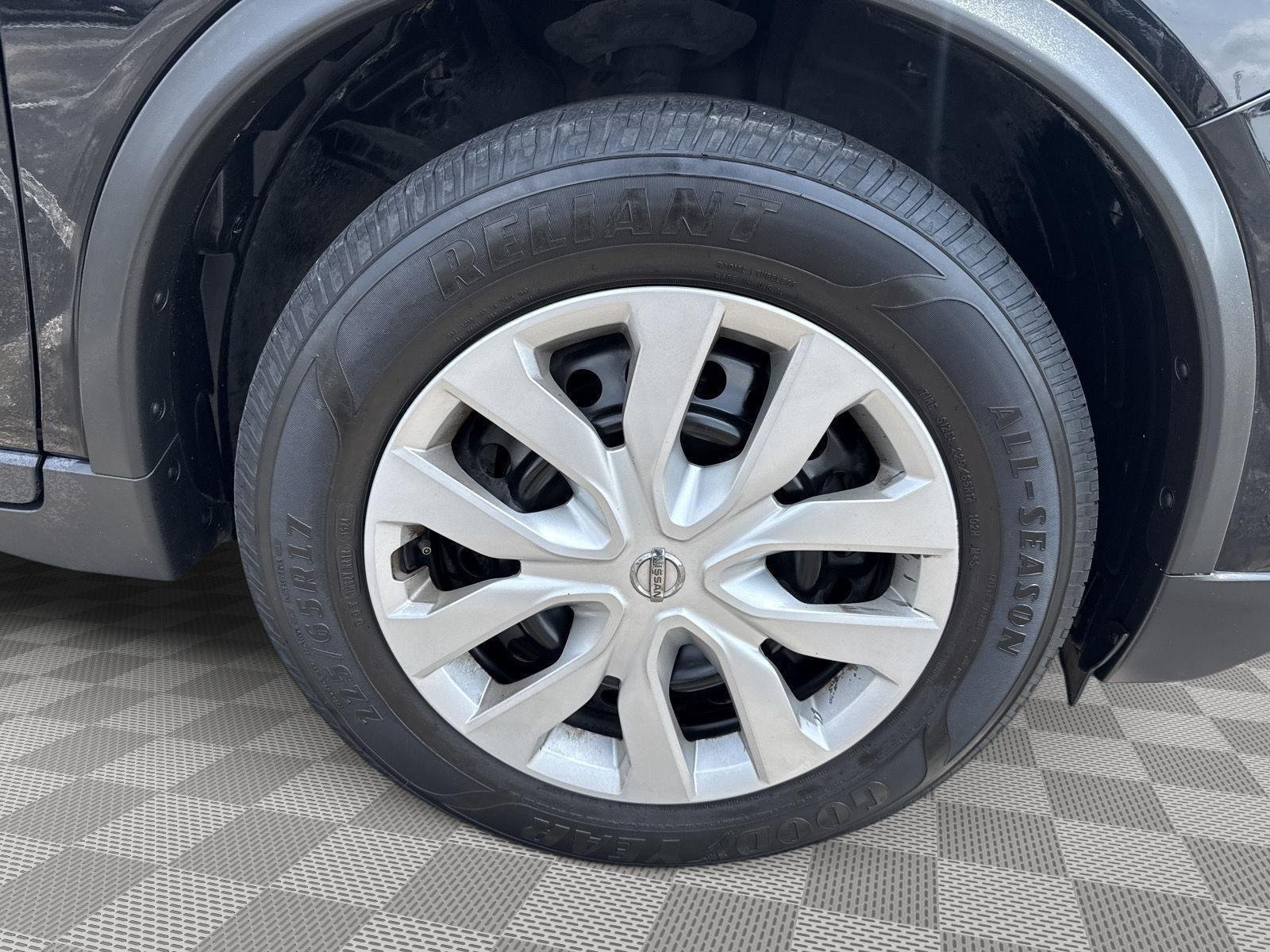Used 2020 Magnetic Black Pearl Nissan S image 15
