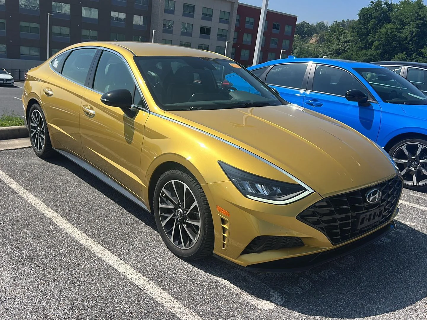 Used 2020 Glowing Yellow Hyundai SEL Plus image 6