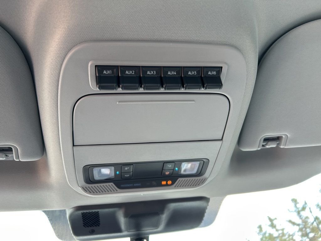 New 2026 Oxford White Ford XL image 34