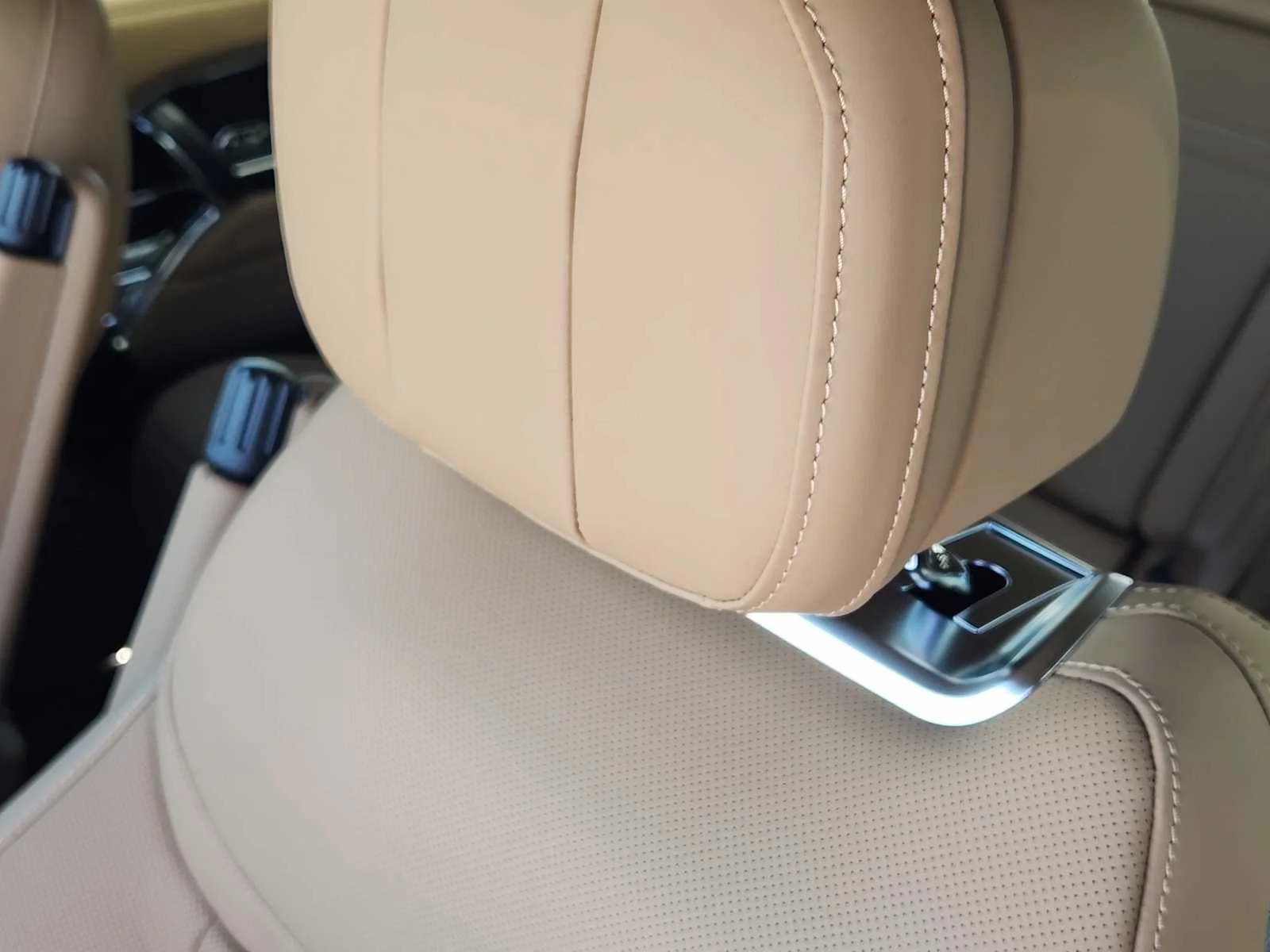 New 2026 British Racing Green LAND ROVER SE LWB 7-Seats / V8 image 14