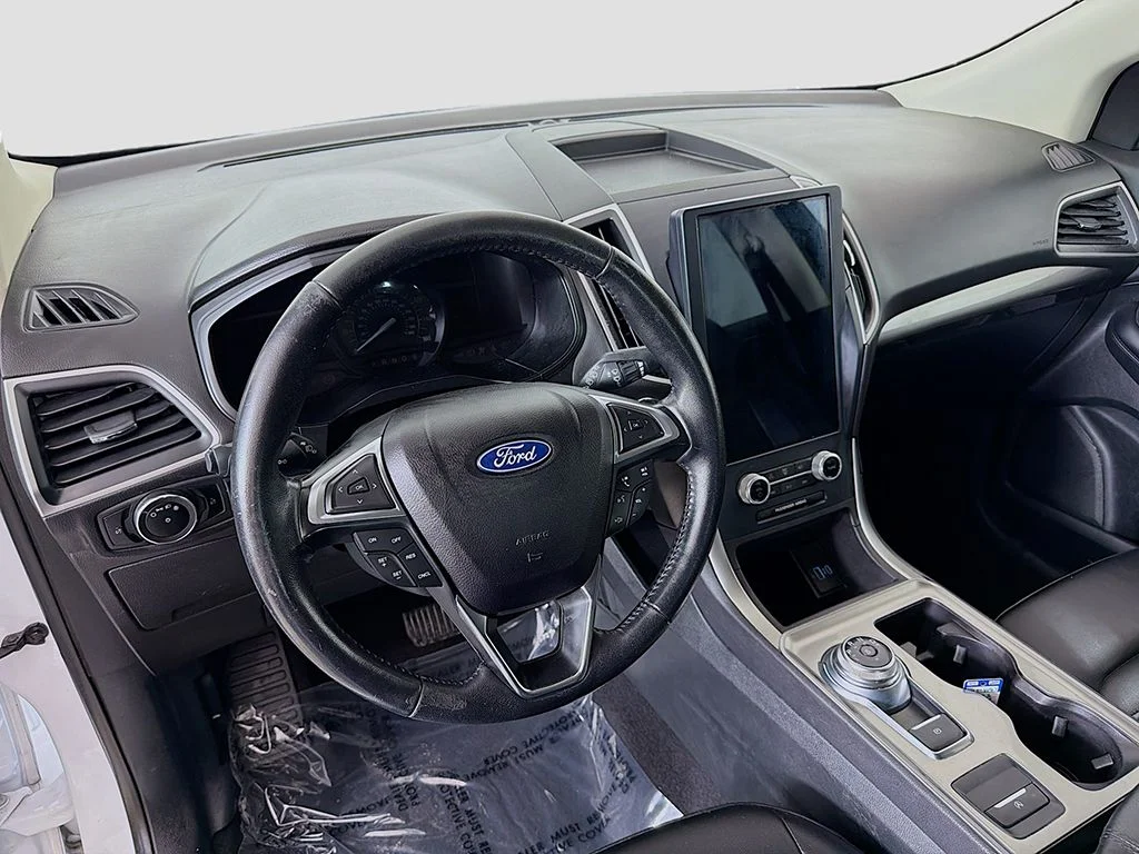 Used 2023 Oxford White Ford SEL image 18