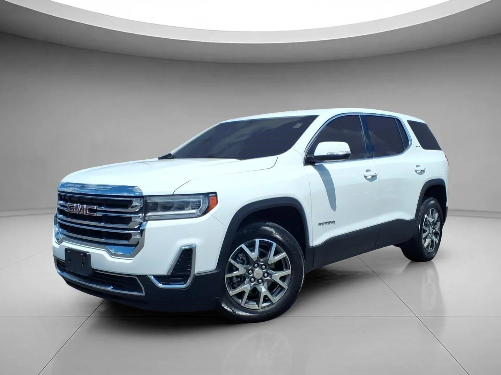 Used 2021 WHITE GMC SLE image 1