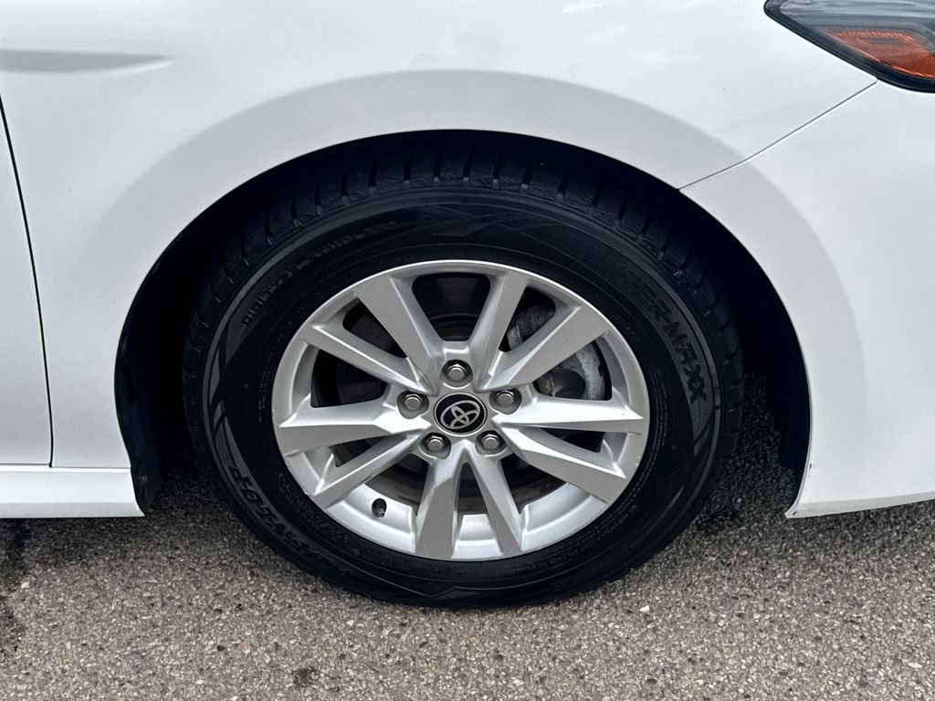 Used 2025 White Toyota LE image 41