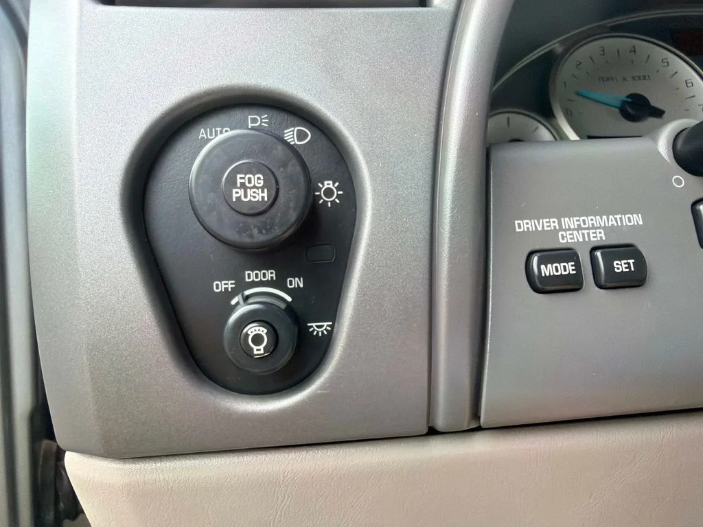 Used 2003 Gray Buick CXL image 29
