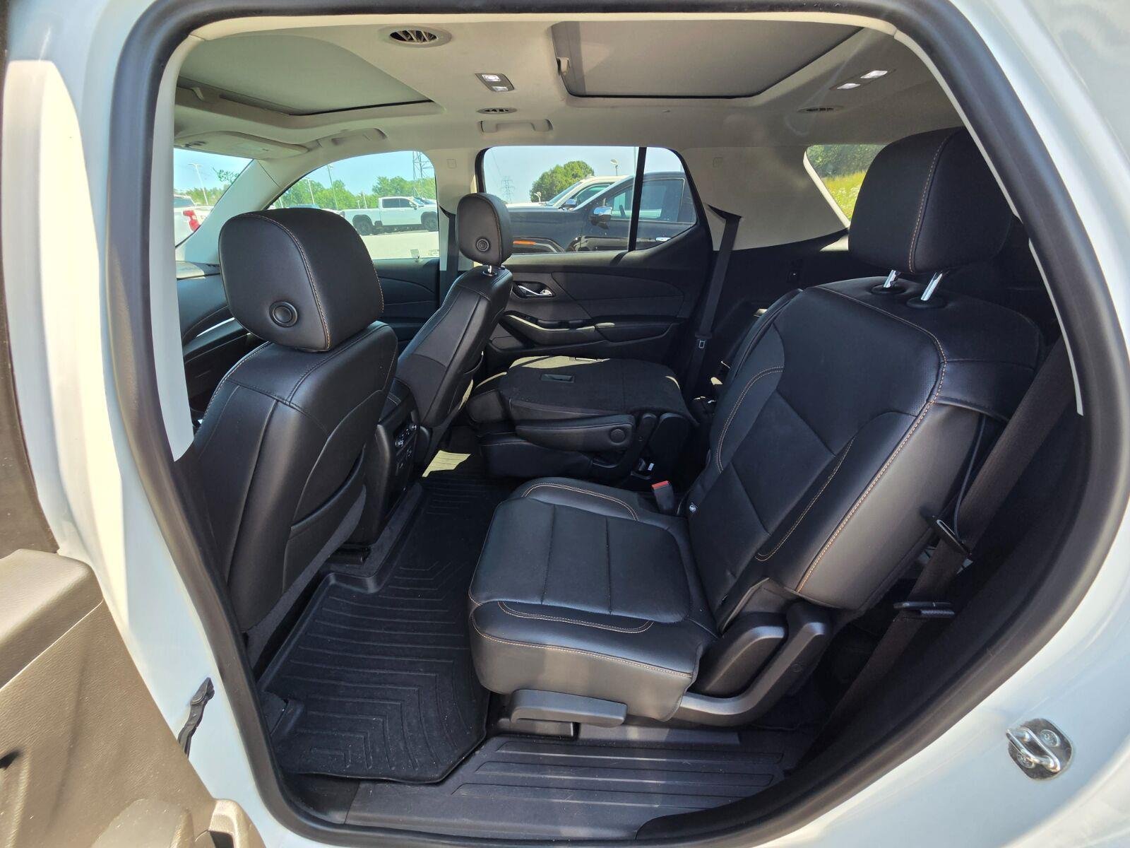 Used 2021 SUMMIT WHITE Chevrolet Premier image 9