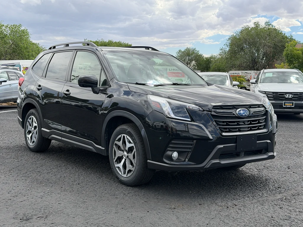 Used 2022 Crystal Black Silica Subaru Premium image 3