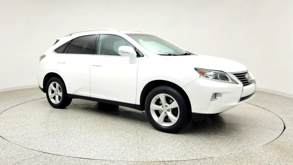 Used 2013 Starfire Pearl Lexus AWD 4dr w/ Navigation, Blind Spot Monitor & Heated/Cooled Seats image 3