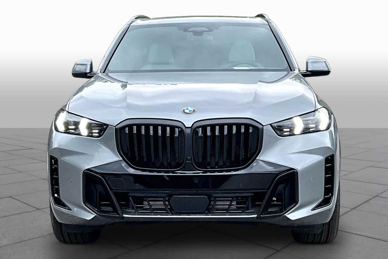 New 2026 Skyscraper Grey Metallic BMW xDrive40i image 3