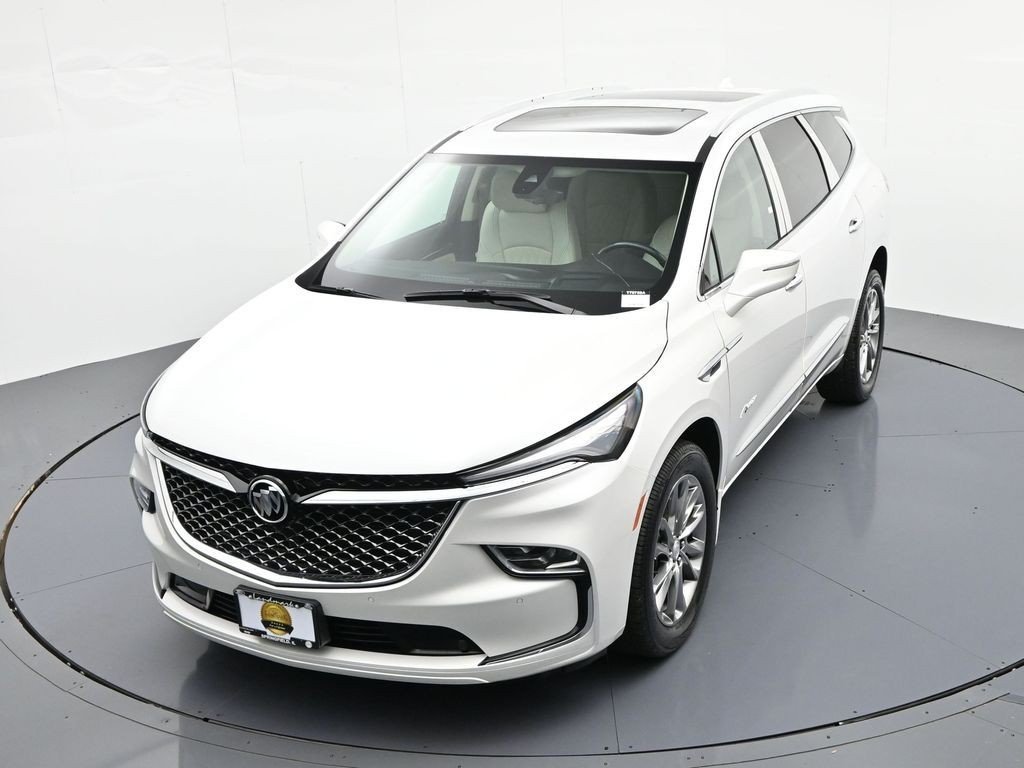 Used 2022 White Frost Buick AWD 4dr Avenir image 20