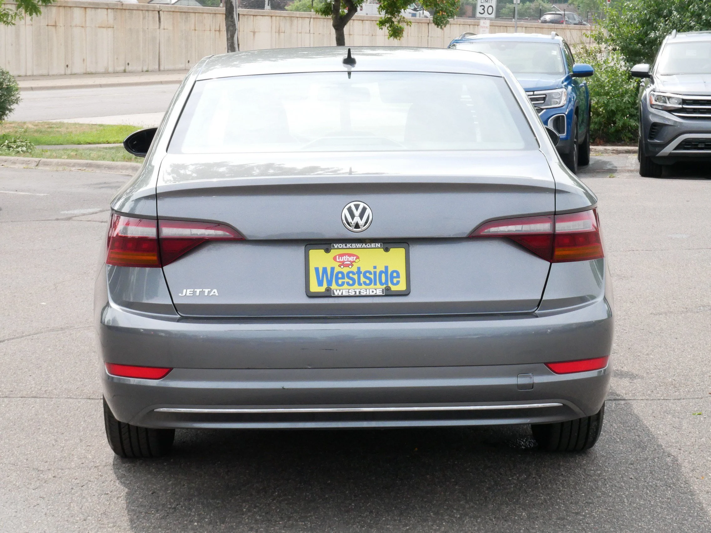 Used 2019 Platinum Gray Metallic Volkswagen SE image 6