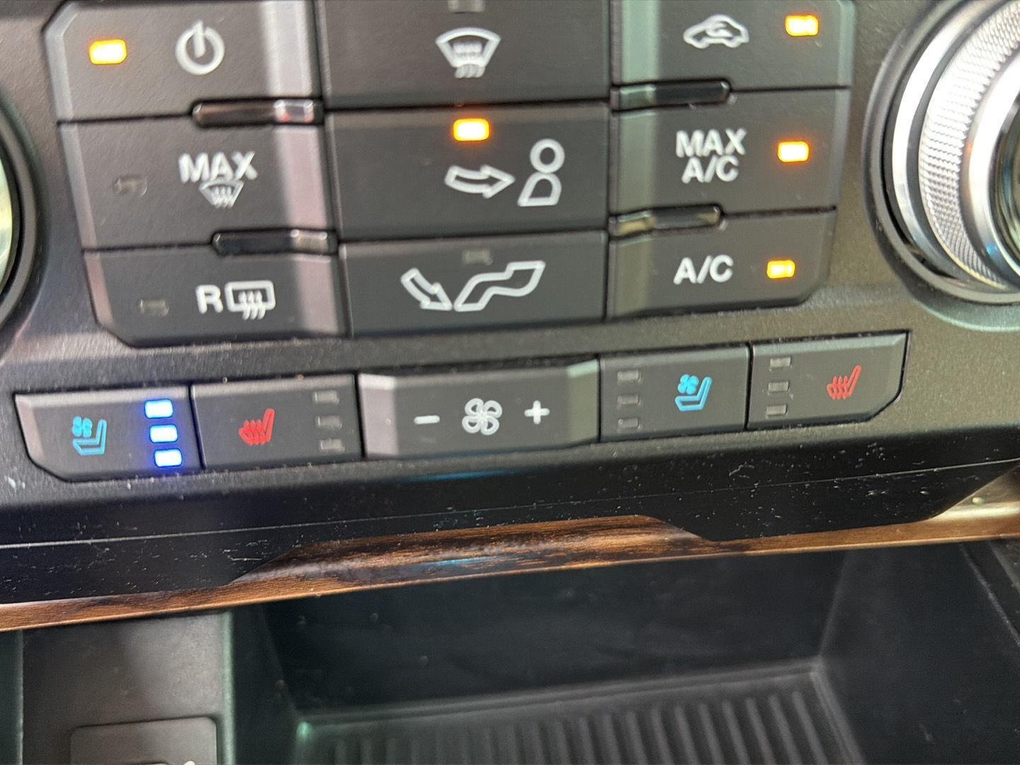 Used 2020 Race Red Ford LARIAT image 28