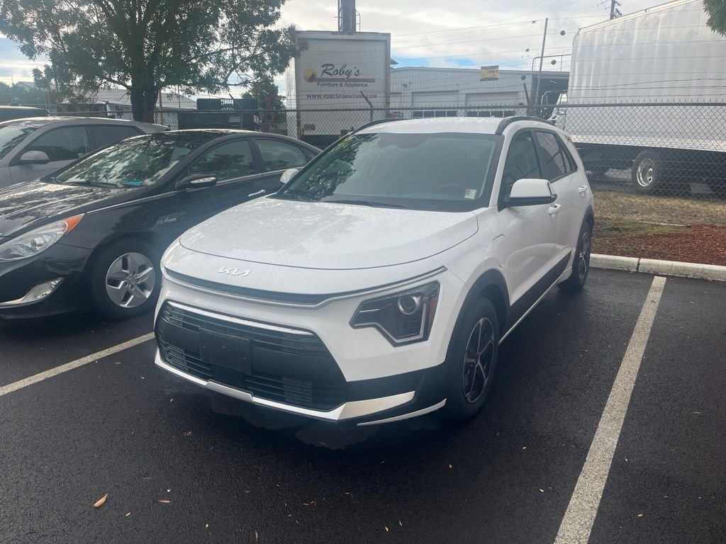 Used 2024 White Kia EX image 2