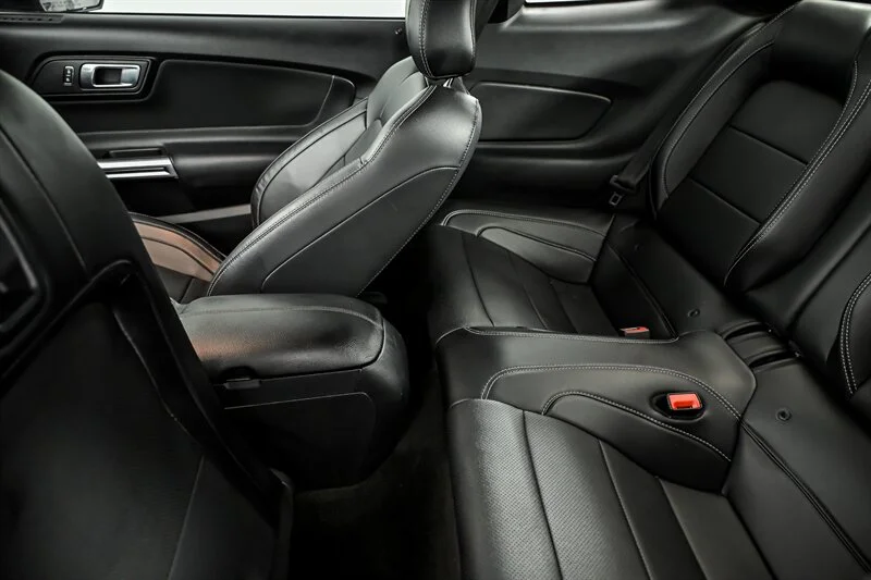 Used 2018 Shadow Black Ford GT Premium image 17