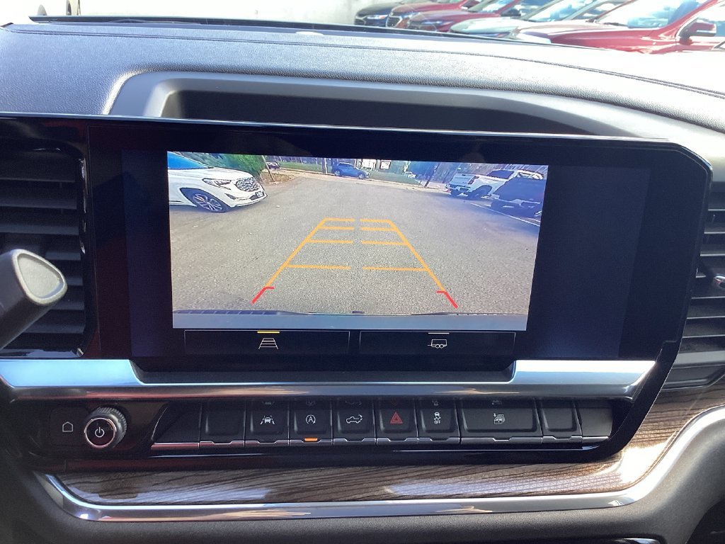 Used 2024 Sterling Gray Metallic Chevrolet LT (2FL) image 32