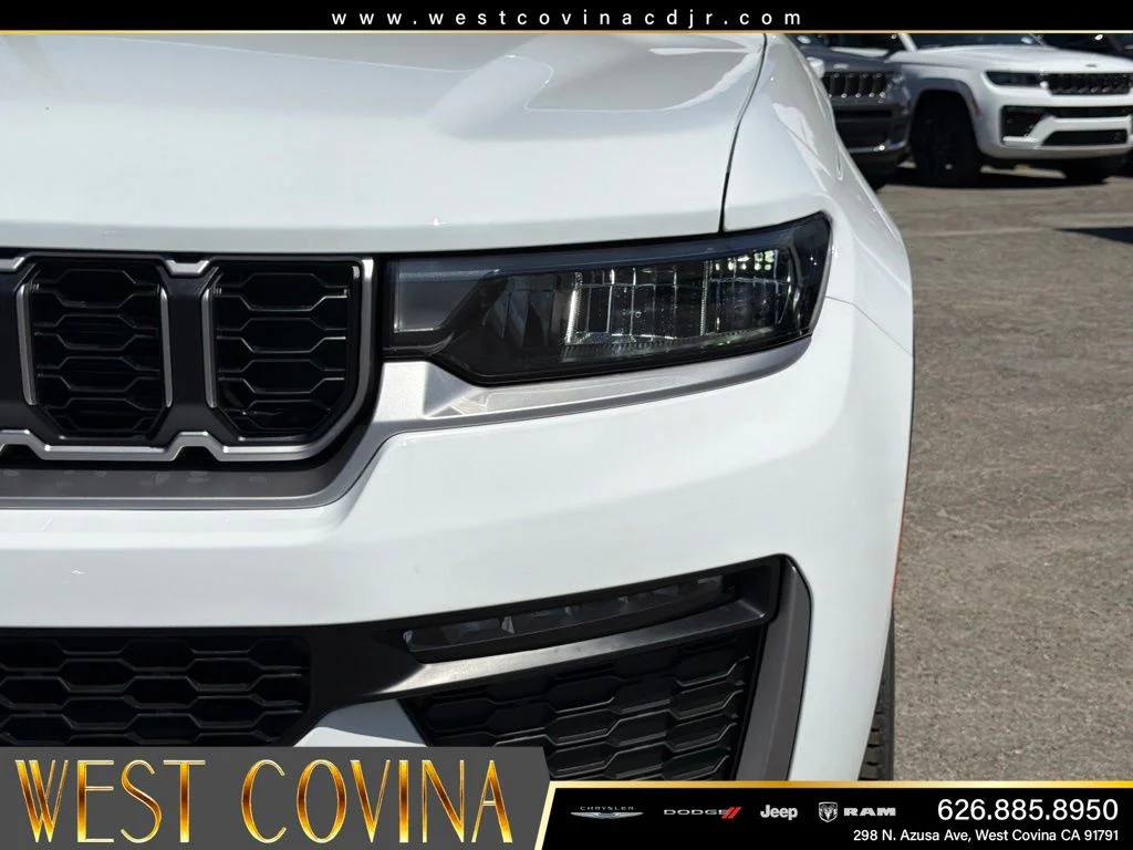 New 2026 Bright White Clear-Coat Exterior Paint Jeep Limited image 13