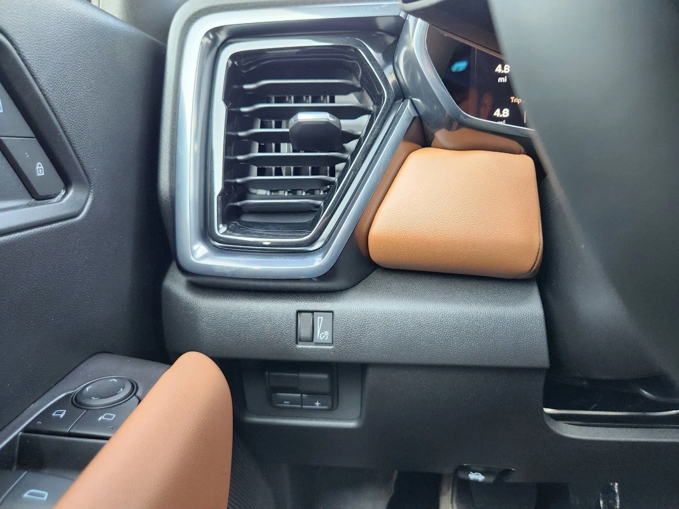 2026 GMC Canyon AT4 - Photo 11