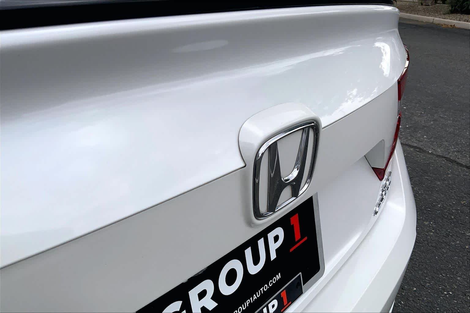 Used 2022 Platinum White Pearl Honda Sport image 28