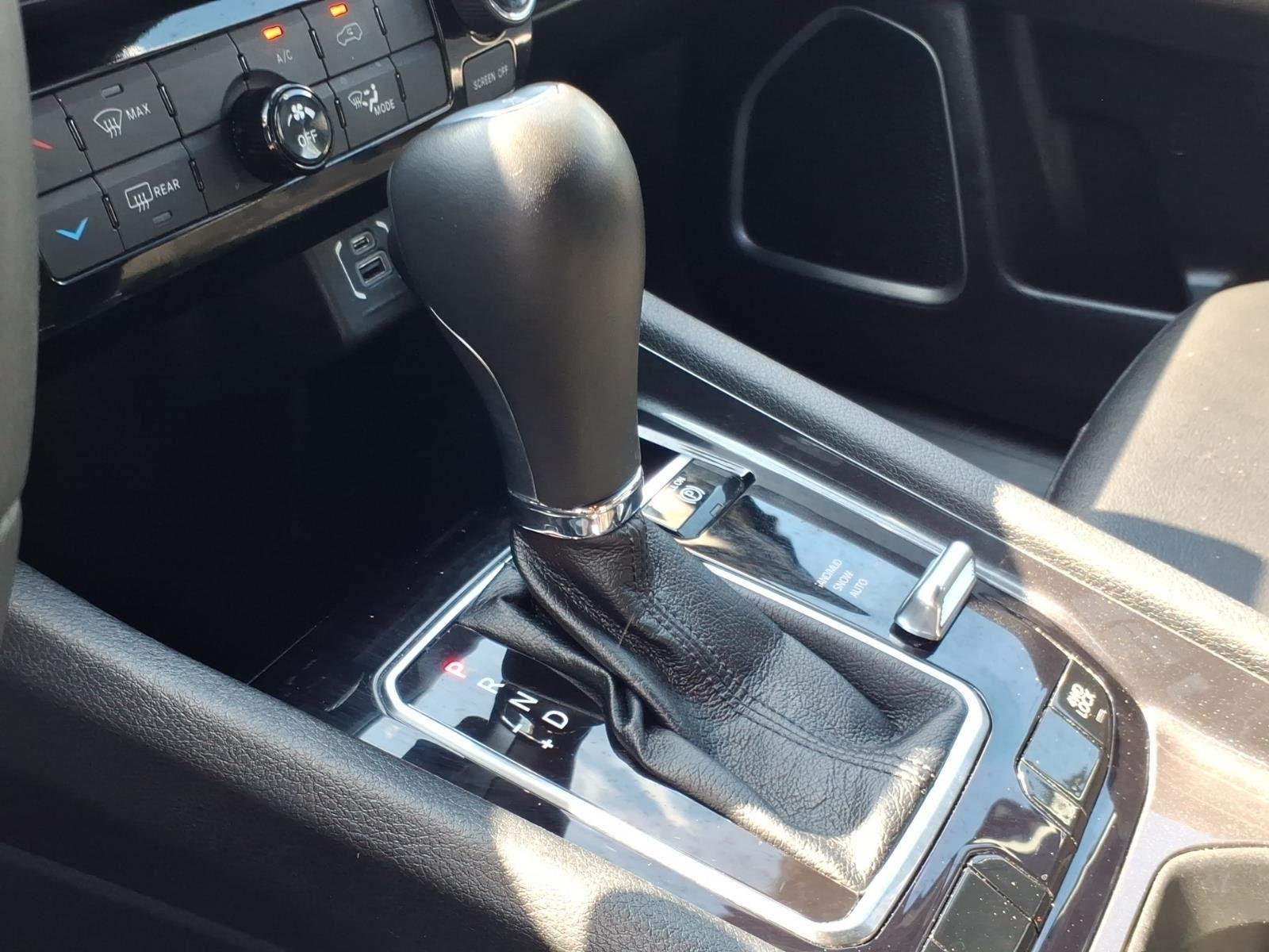 Used 2024 Bright White Clearcoat Jeep Latitude image 6