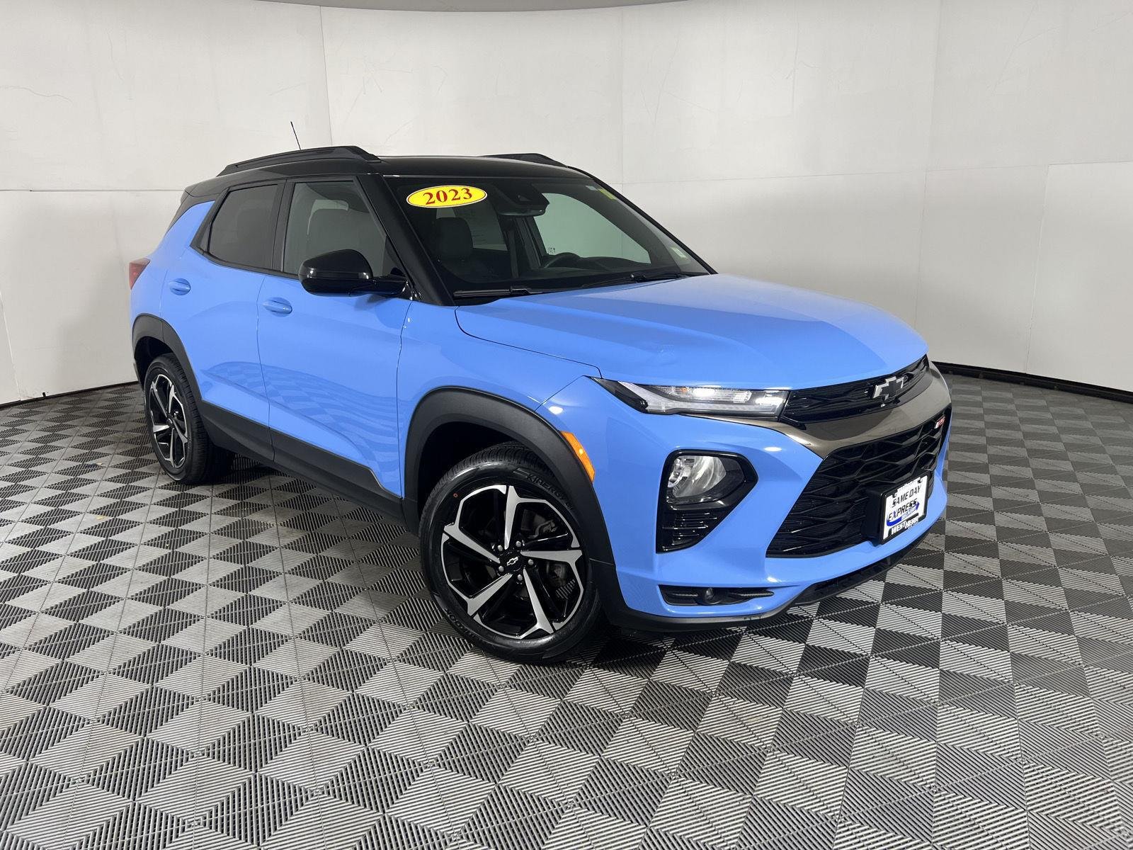 Used 2023 Fountain Blue Chevrolet RS image 46