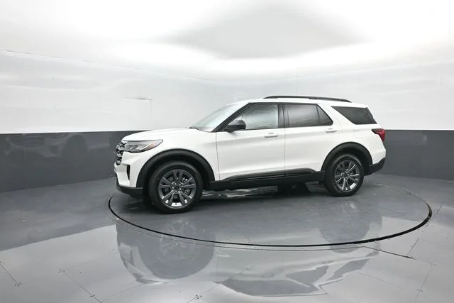New 2026 Star White Metallic Tri-Coat Ford Active image 4