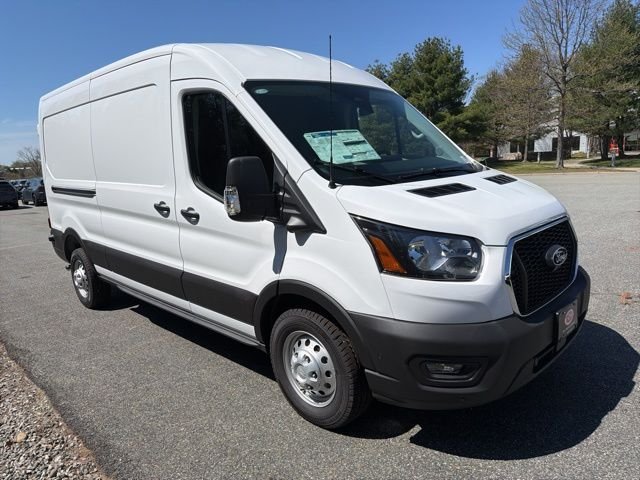 New 2026 Oxford White Ford Cargo Van image 4