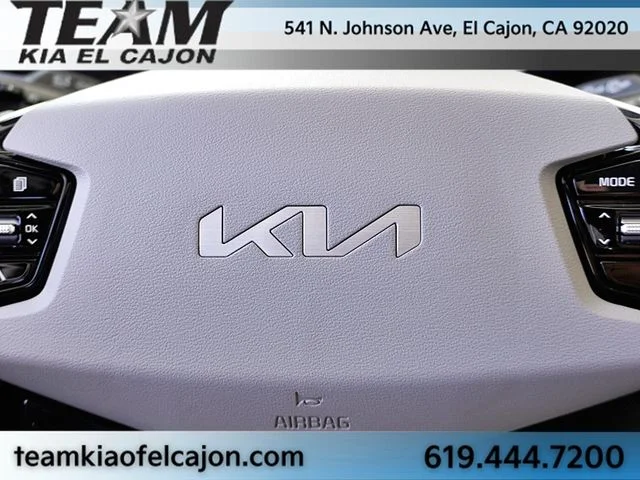 New 2026 White Kia Wave image 40