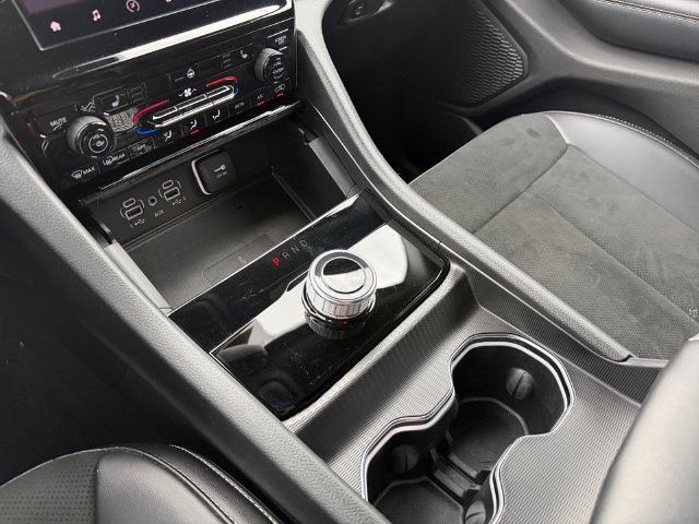 Used 2024 Black Jeep Altitude X image 24