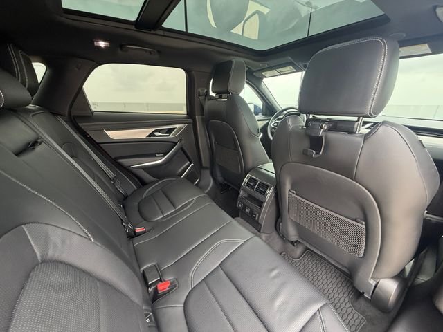 Certified Used 2024  Jaguar P250 R-Dynamic S image 17