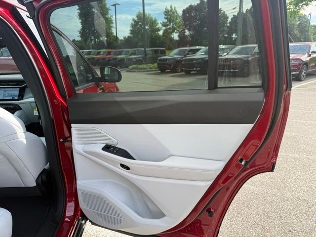 New 2026 Red Hot Pearl-Coat Exterior Paint Jeep Laredo image 25