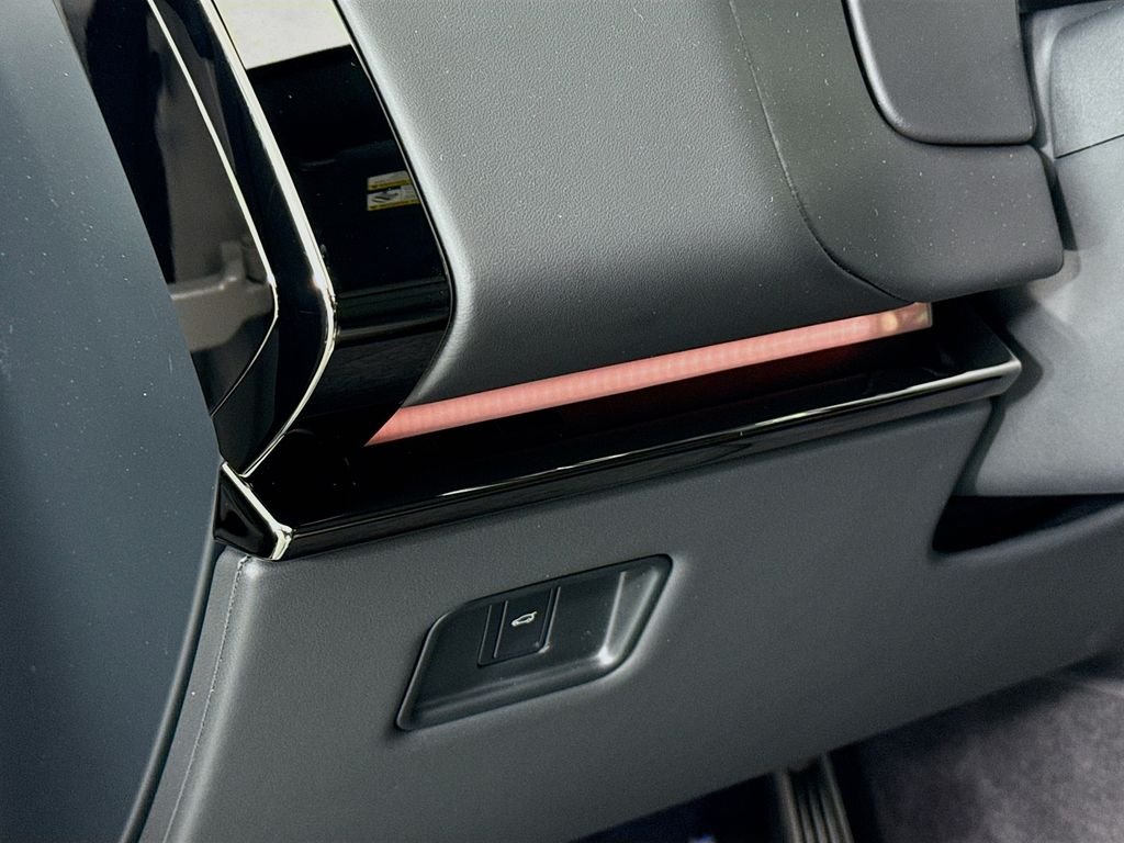 New 2026 Borasco Grey Land Rover Dynamic SE image 11