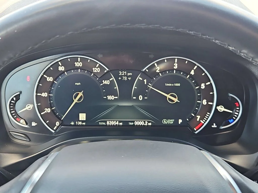 Used 2019 Phytonic Blue Metallic BMW xDrive30i image 15