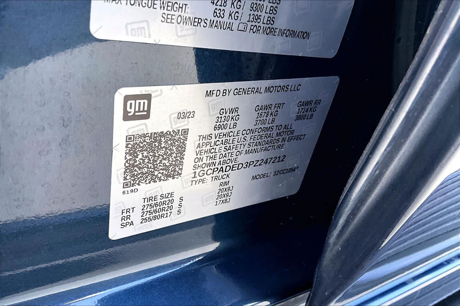 Used 2023 Northsky Blue Metallic Chevrolet RST image 33