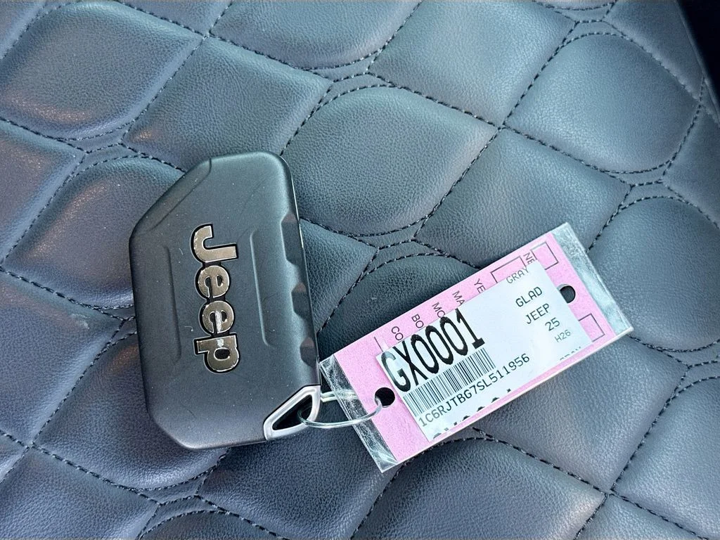 Used 2025 Gray Jeep Rubicon image 35