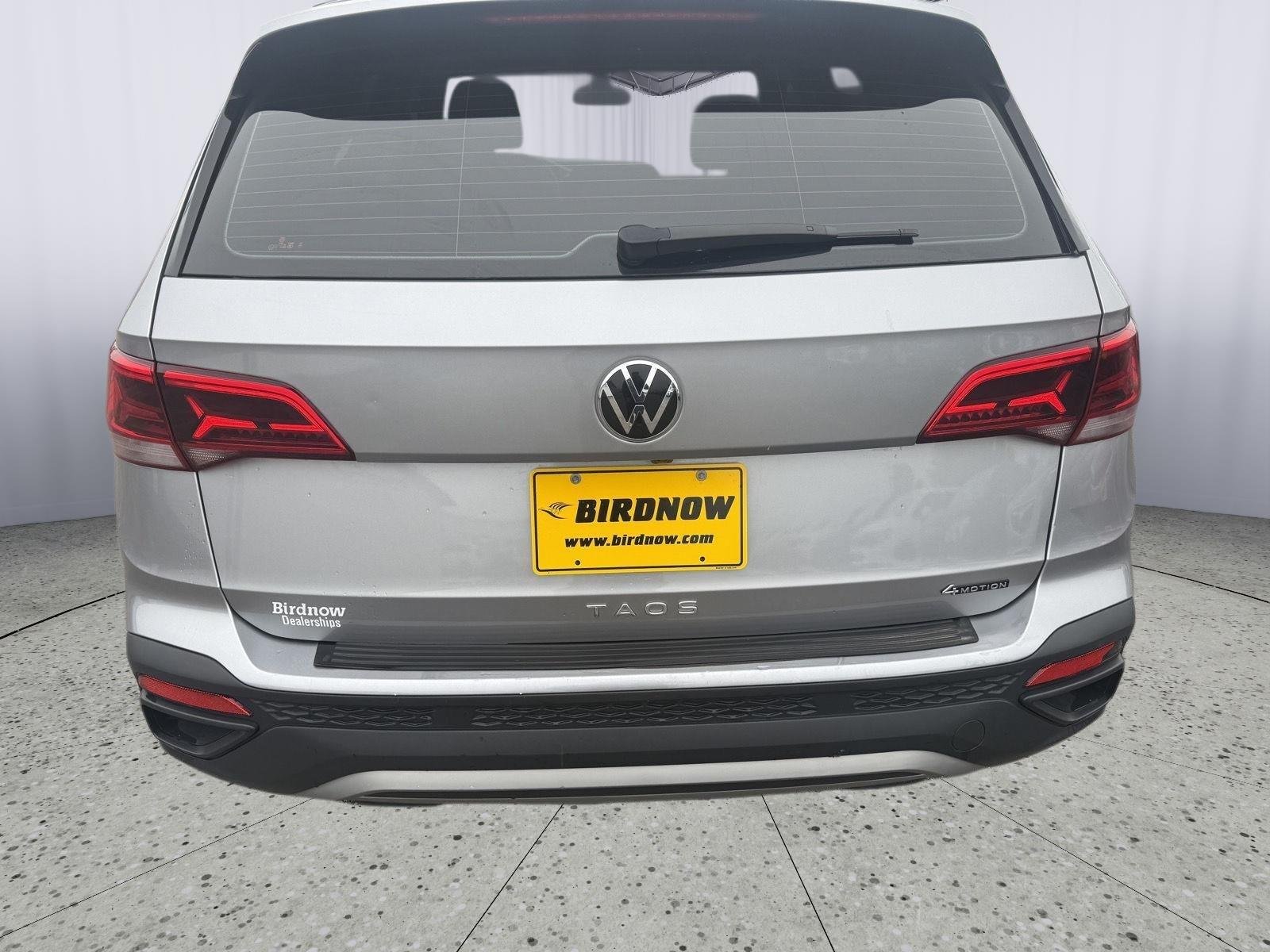 Used 2024 Pyrite Silver Metallic Volkswagen S image 5