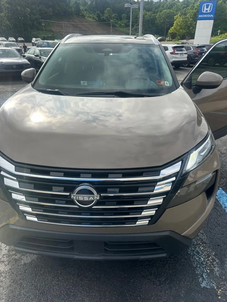 Used 2024 Beige/tan Nissan SV image 1