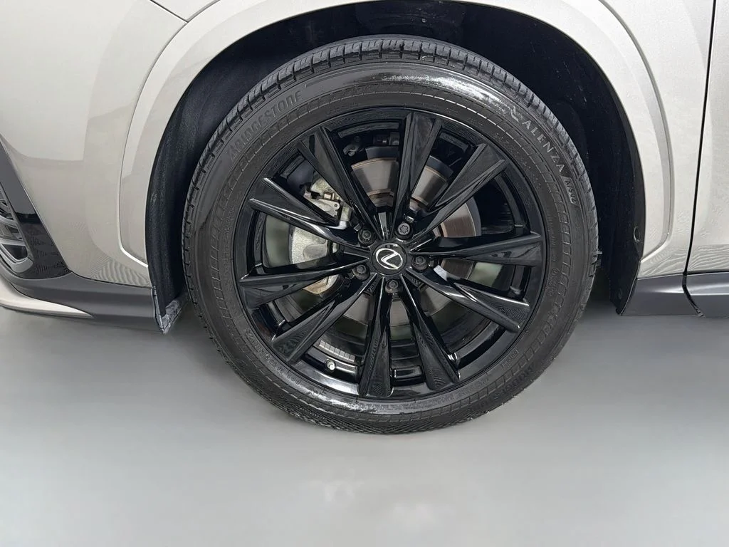 Used 2022 Silver Lexus 350 F SPORT Handling image 32