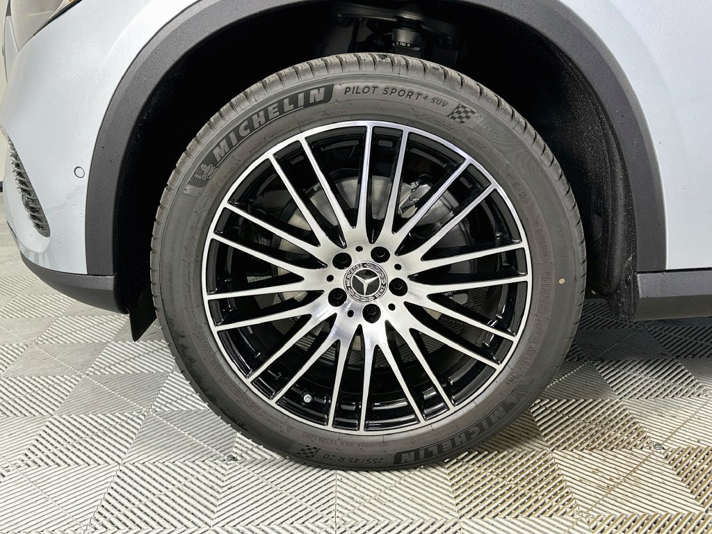 New 2027 Cirrus Silver Metallic Mercedes-Benz GLC 300 image 33