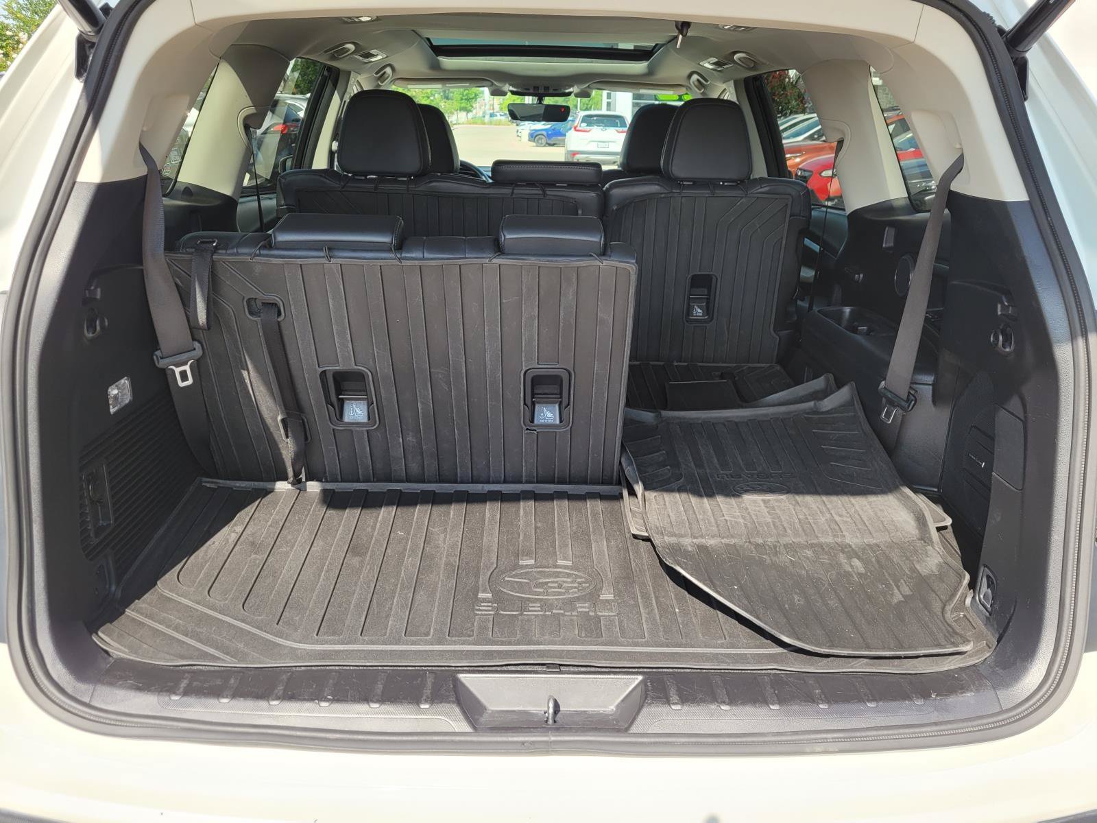 Used 2022 Crystal White Pearl Subaru Limited image 19