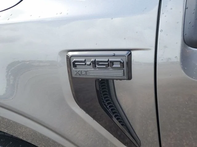 New 2026 Carbonized Gray Metallic Ford XLT image 8